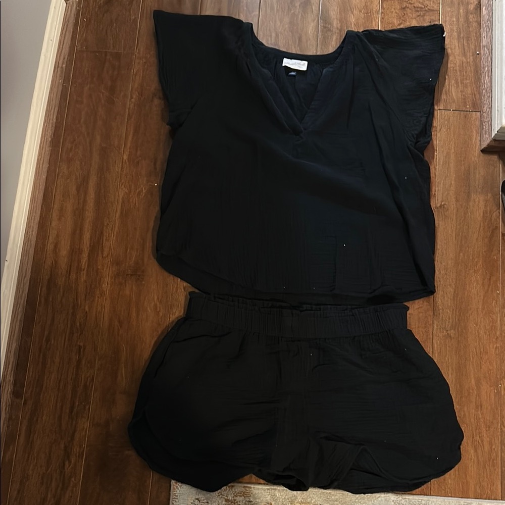 Universal Thread Black Top and Shorts Set